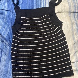 Super stretchy nitted type of material. Size xsmall crop